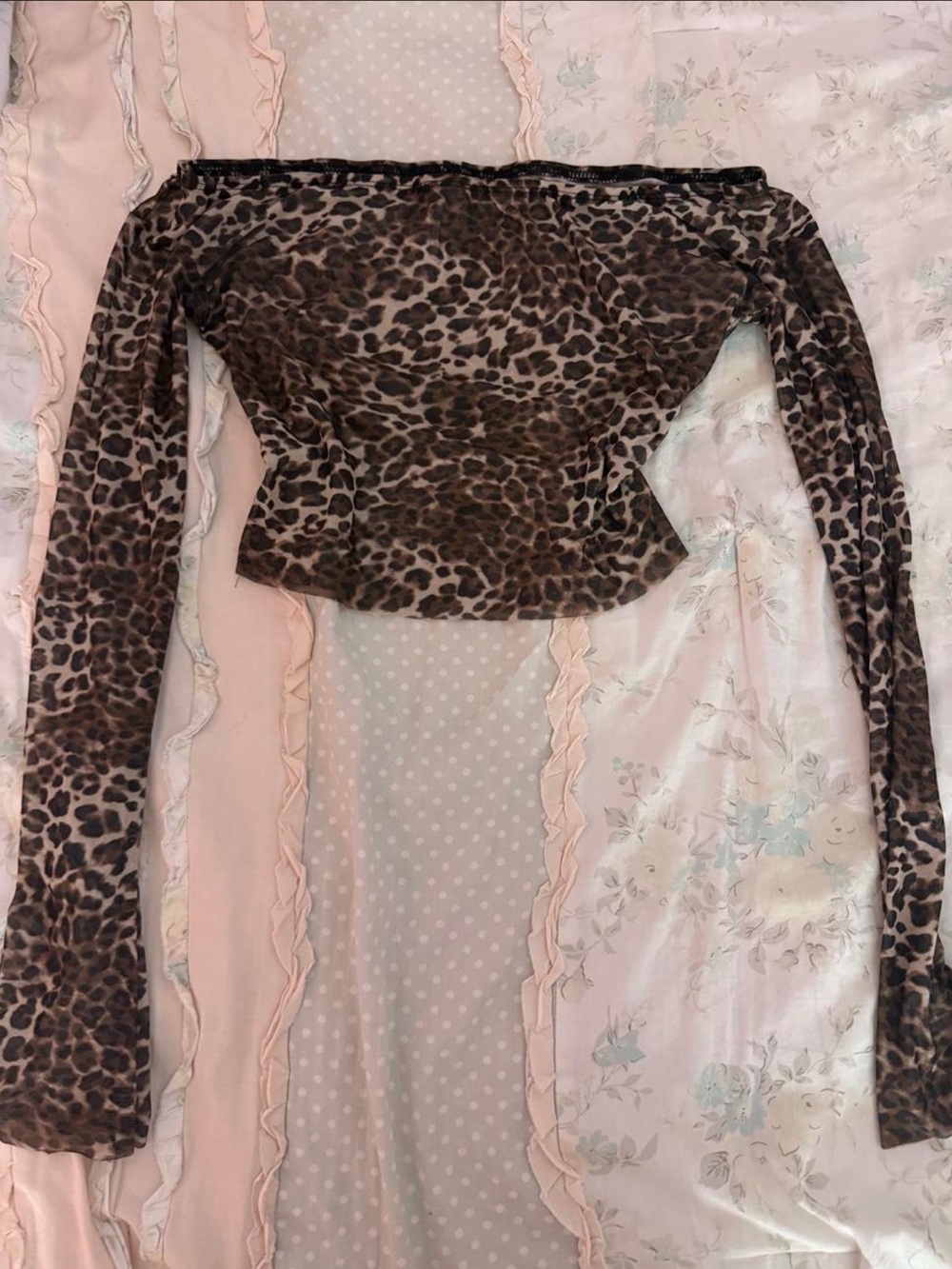 Leopard mesh off the shoulder crop top - Picture 2 of 2